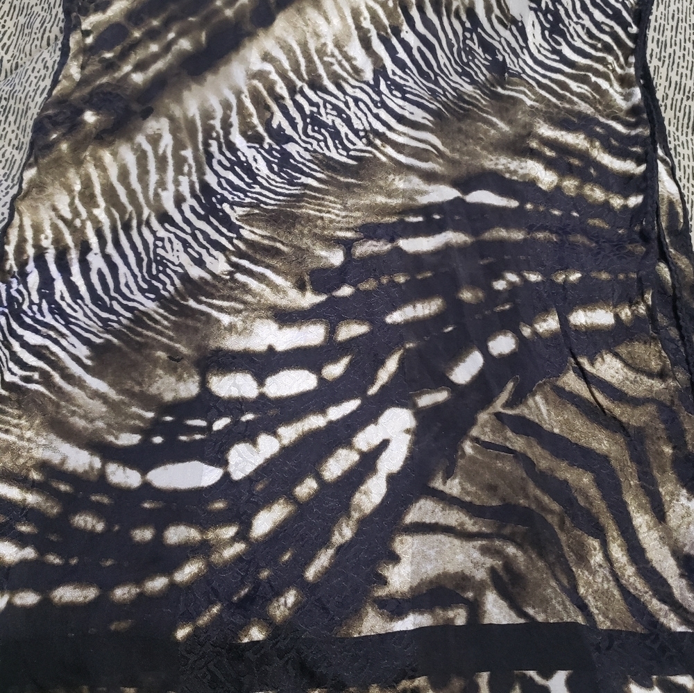 Oscar de la Renta 100% Silk Scarf